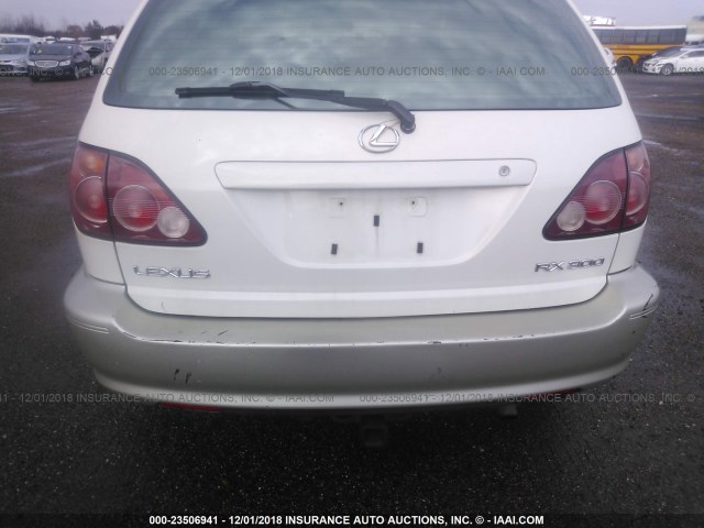 JT6GF10U7Y0048863 - 2000 LEXUS RX 300 WHITE photo 6