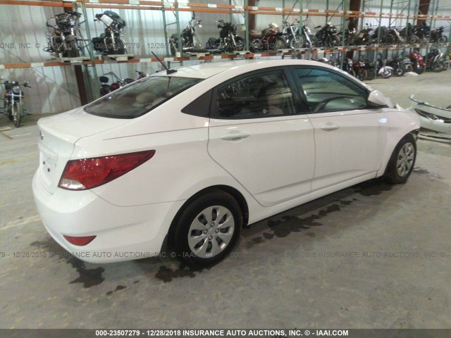 KMHCT4AE7GU004986 - 2016 HYUNDAI ACCENT SE WHITE photo 4