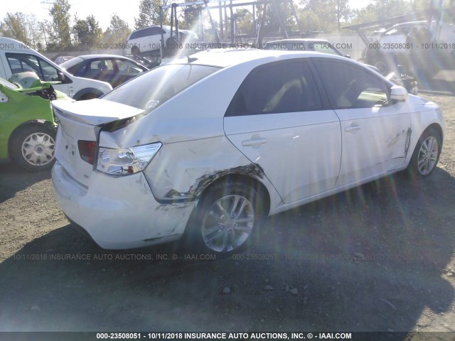 KNAFU4A24C5620649 - 2012 KIA FORTE EX WHITE photo 4