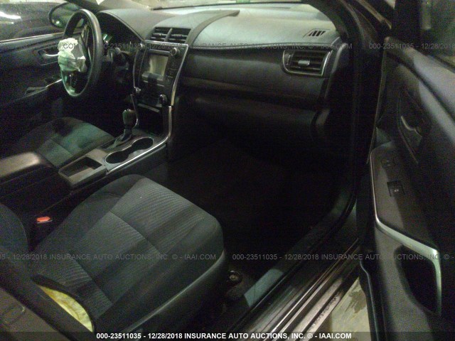 4T1BF1FK1FU903664 - 2015 TOYOTA CAMRY LE/XLE/SE/XSE GRAY photo 5