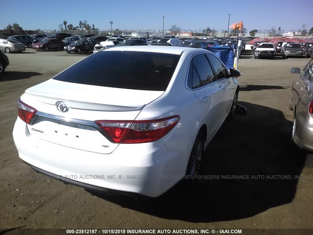 4T1BF1FK4GU225042 - 2016 TOYOTA CAMRY LE/XLE/SE/XSE WHITE photo 4