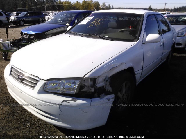 4T1BF28K5YU934003 - 2000 TOYOTA CAMRY LE/XLE Ақ фото 2