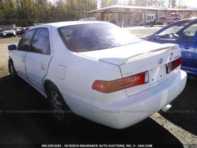 4T1BF28K5YU934003 - 2000 TOYOTA CAMRY LE/XLE Ақ фото 3