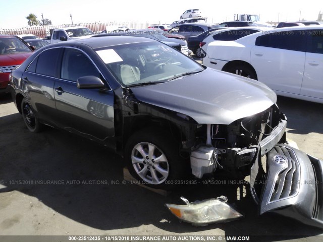 4T4BF3EK4BR121484 - 2011 TOYOTA CAMRY SE/LE/XLE 灰色 照片 1