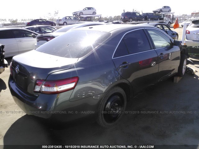 4T4BF3EK4BR121484 - 2011 TOYOTA CAMRY SE/LE/XLE 灰色 照片 4