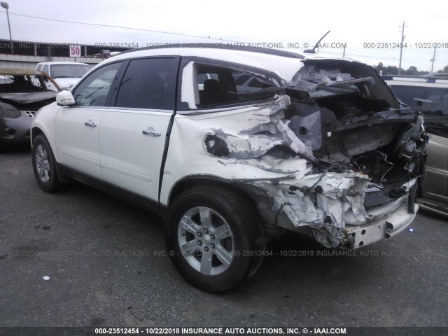 1GNKRGEDXCJ133664 - 2012 CHEVROLET TRAVERSE LT WHITE photo 3