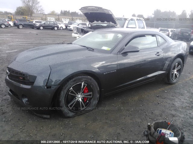 2G1FE1E35D9149822 - 2013 CHEVROLET CAMARO LS BLACK photo 2