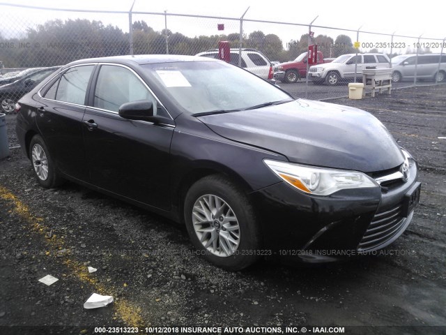 4T1BF1FK2HU624047 - 2017 TOYOTA CAMRY LE/XLE/SE/XSE BLACK photo 1