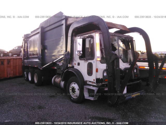 1M2AV02C2BM007410 - 2011 MACK 600 MRU600 BLUE photo 1