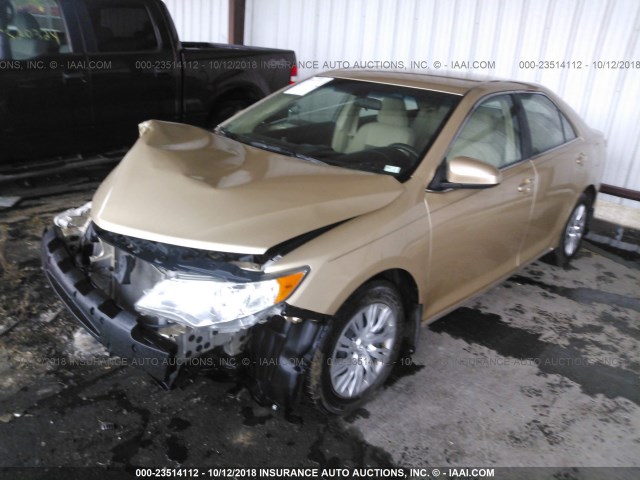 4T1BF1FK5CU045689 - 2012 TOYOTA CAMRY SE/LE/XLE 金色 照片 2