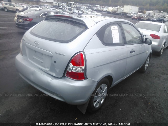 KMHCM3AC7BU192777 - 2011 HYUNDAI ACCENT GL SILVER photo 4