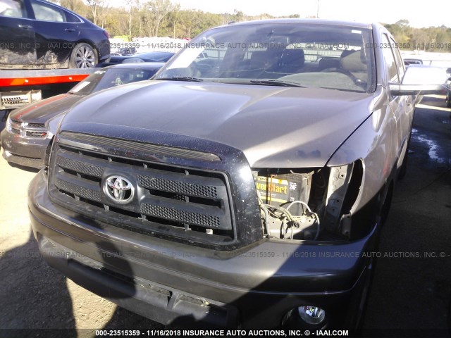 5TFHW5F17BX182367 - 2011 TOYOTA TUNDRA CREWMAX LIMITED GOLD photo 2