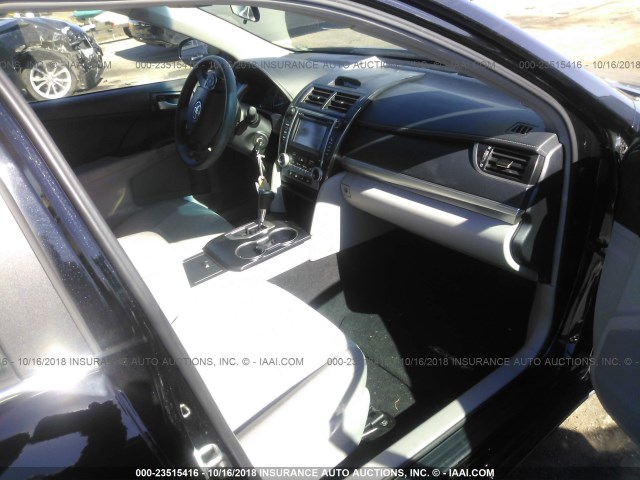 4T4BF1FK6ER353592 - 2014 TOYOTA CAMRY L/SE/LE/XLE Qara foto 5