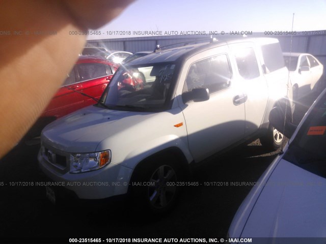 5J6YH2H77AL005487 - 2010 HONDA ELEMENT EX WHITE photo 2