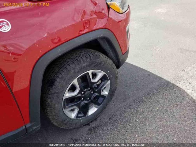 3C4NJDDB3JT450848 - 2018 JEEP COMPASS TRAILHAWK RED photo 16