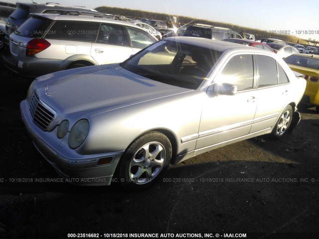 WDBJF65J21B347843 - 2001 MERCEDES-BENZ E 320 SILVER photo 2