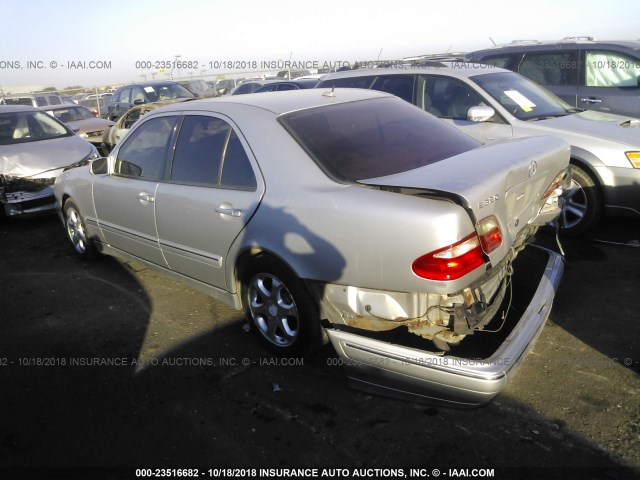 WDBJF65J21B347843 - 2001 MERCEDES-BENZ E 320 SILVER photo 3