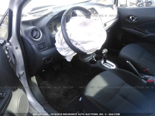 3N1CE2CP2FL391637 - 2015 NISSAN VERSA NOTE S/S PLUS/SV/SL/SR SILVER photo 5