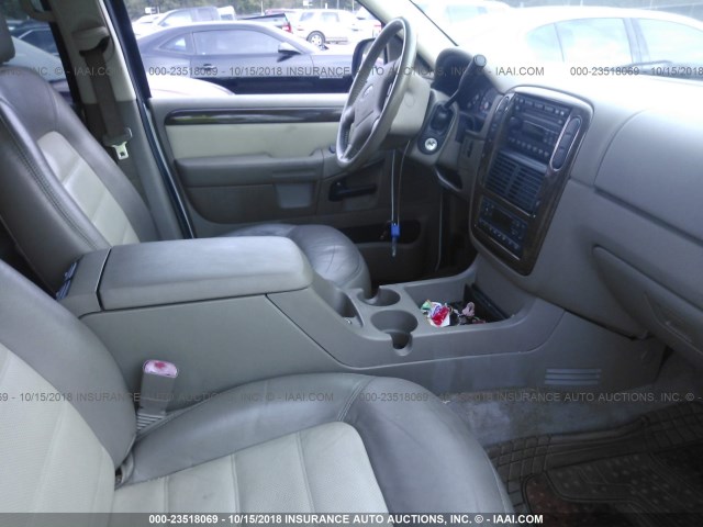 1FMZU64W24UA67870 - 2004 FORD EXPLORER EDDIE BAUER WHITE photo 5