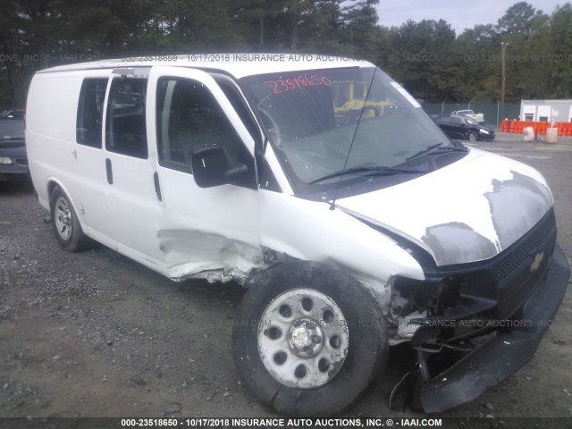 1GCUGADX5A1163197 - 2010 CHEVROLET EXPRESS G1500  WHITE photo 1