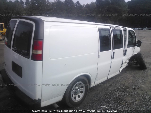 1GCUGADX5A1163197 - 2010 CHEVROLET EXPRESS G1500  WHITE photo 4