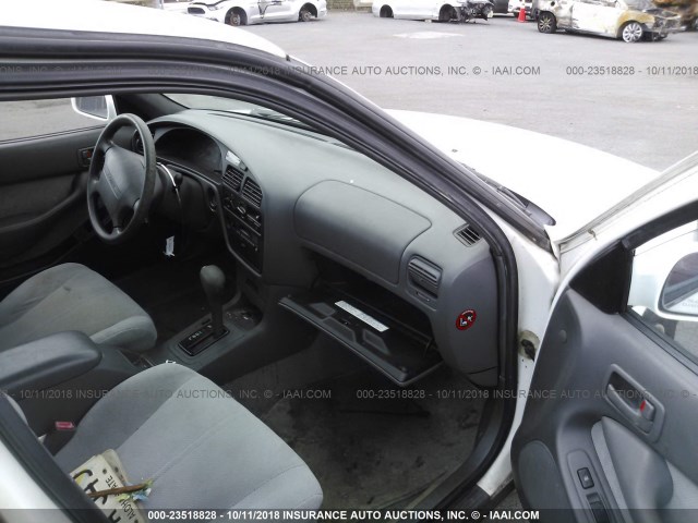 JT2BF12K8T0176979 - 1996 TOYOTA CAMRY LE/XLE/SE Beyaz fotoğraf 5