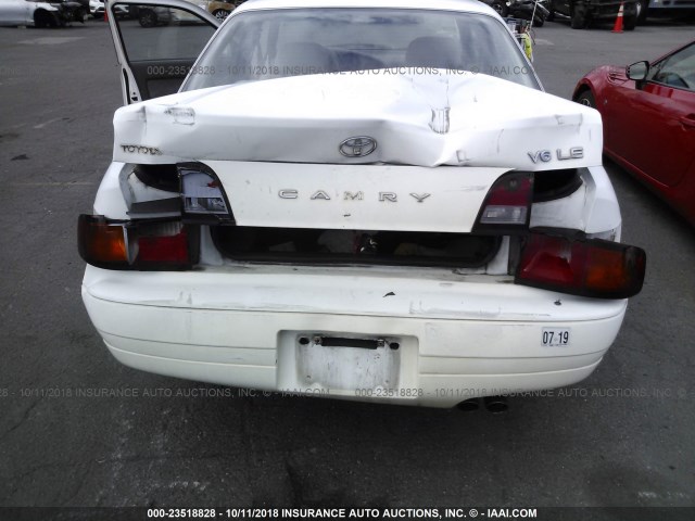 JT2BF12K8T0176979 - 1996 TOYOTA CAMRY LE/XLE/SE Beyaz fotoğraf 6
