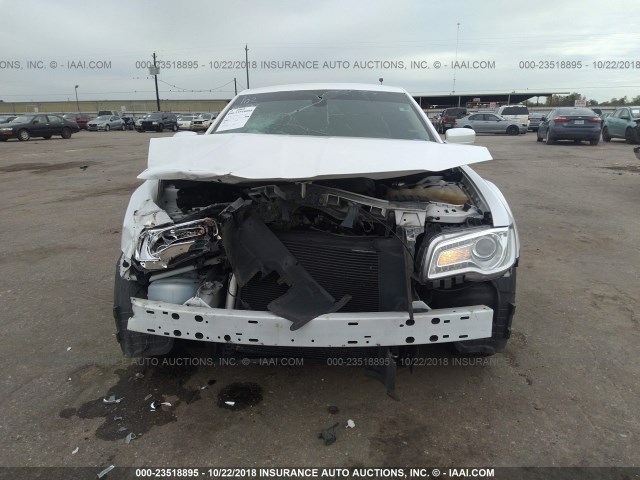 2C3CCAAG5FH931592 - 2015 CHRYSLER 300 LIMITED WHITE photo 6