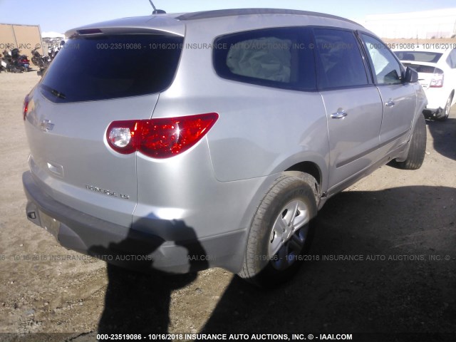 1GNKREED9CJ306207 - 2012 CHEVROLET TRAVERSE LS SILVER photo 4