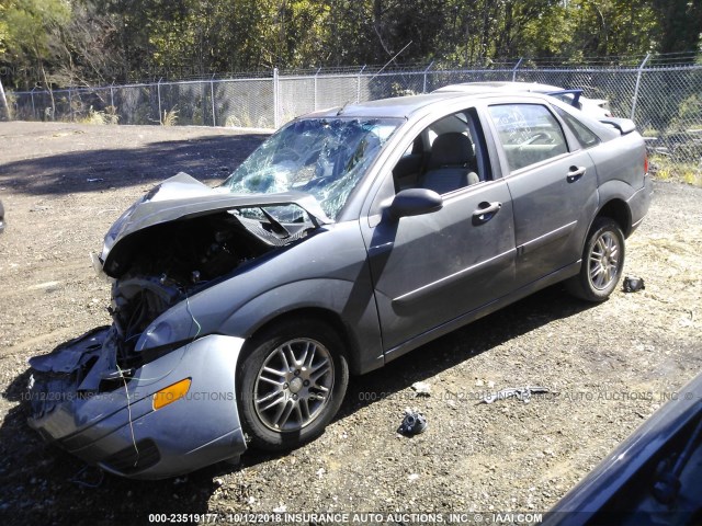 1FAFP34N46W189373 - 2006 FORD FOCUS ZX4 GRAY photo 2