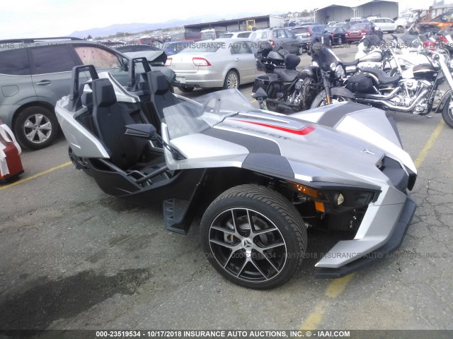 57XAAPFA0G7114874 - 2016 POLARIS SLINGSHOT SL SILVER photo 1