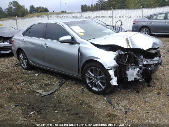 4T1BF1FK3FU918232 - 2015 TOYOTA CAMRY LE/XLE/SE/XSE SILVER photo 1