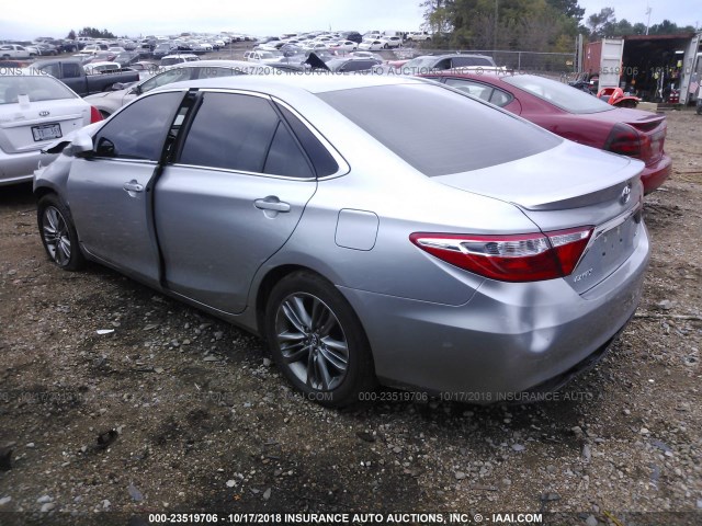 4T1BF1FK3FU918232 - 2015 TOYOTA CAMRY LE/XLE/SE/XSE SILVER photo 3