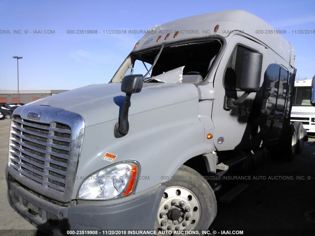 3AKJGLDR6HSHW0759 - 2017 FREIGHTLINER CASCADIA 125  GRAY photo 2