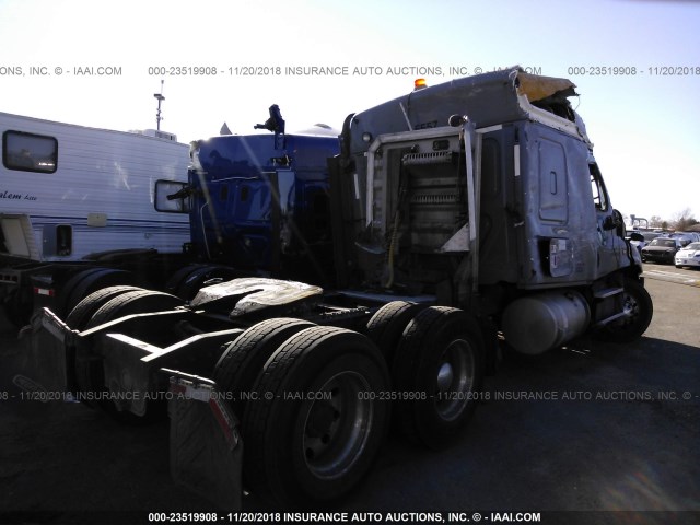 3AKJGLDR6HSHW0759 - 2017 FREIGHTLINER CASCADIA 125  GRAY photo 4