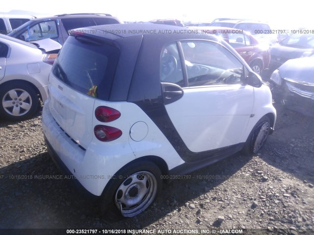 WMEEJ3BA2EK775164 - 2014 SMART FORTWO PURE/PASSION WHITE photo 4