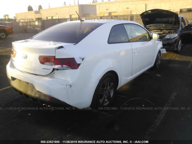 KNAFU6A22C5546627 - 2012 KIA FORTE EX WHITE photo 4