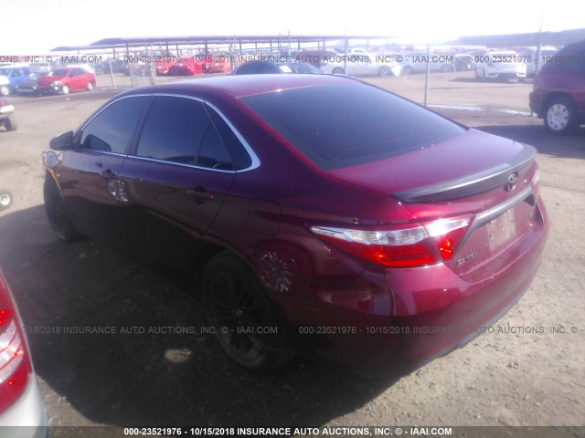 4T1BF1FK2FU885921 - 2015 TOYOTA CAMRY LE/XLE/SE/XSE RED photo 3