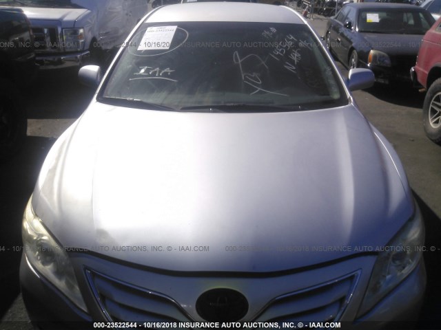 4T4BF3EK1BR145564 - 2011 TOYOTA CAMRY SE/LE/XLE SILVER photo 6