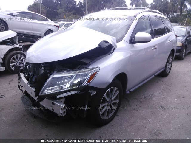 5N1AR2MN8EC615621 - 2014 NISSAN PATHFINDER S/SV/SL/PLATINUM SILVER photo 2