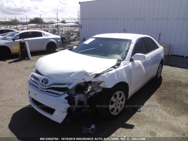 JTNBF3EK5B3012032 - 2011 TOYOTA CAMRY SE/LE/XLE WHITE photo 2