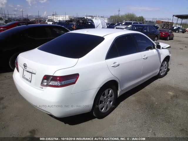 JTNBF3EK5B3012032 - 2011 TOYOTA CAMRY SE/LE/XLE WHITE photo 4