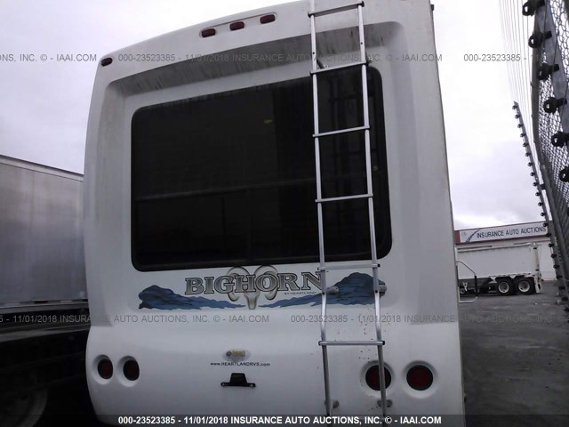 1H9GF29296E459996 - 2006 BIGT CAMPER  WHITE photo 4