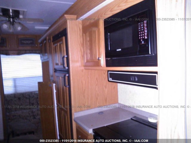 1H9GF29296E459996 - 2006 BIGT CAMPER  WHITE photo 6