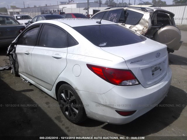 KMHCU4AE1GU116244 - 2016 HYUNDAI ACCENT SE WHITE photo 3