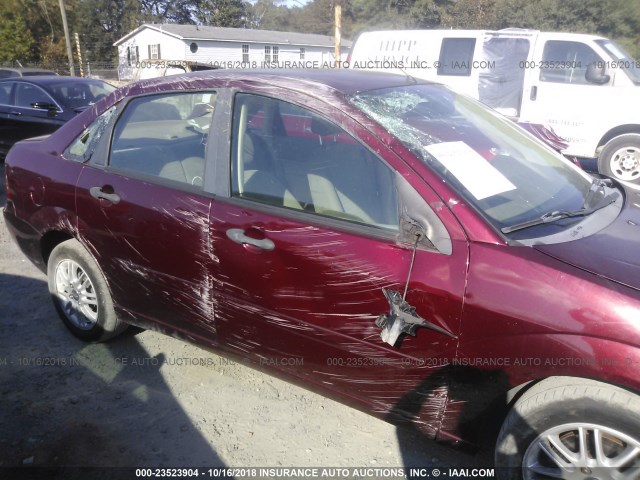 1FAFP34NX7W132192 - 2007 FORD FOCUS ZX4/S/SE/SES BURGUNDY photo 6