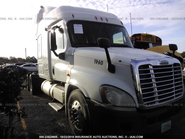 1FUJGLDR09LAD0810 - 2009 FREIGHTLINER CASCADIA 125  WHITE photo 1