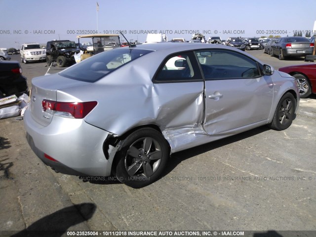 KNAFU6A23B5450634 - 2011 KIA FORTE EX SILVER photo 4