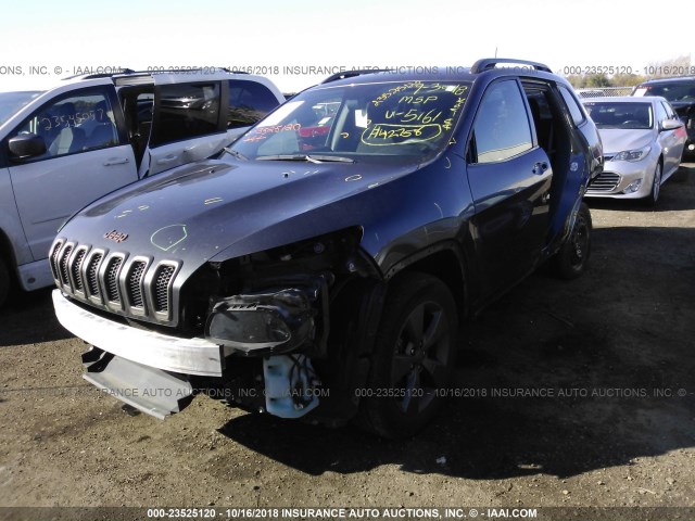 1C4PJMCB3GW305161 - 2016 JEEP CHEROKEE LATITUDE GRAY photo 2