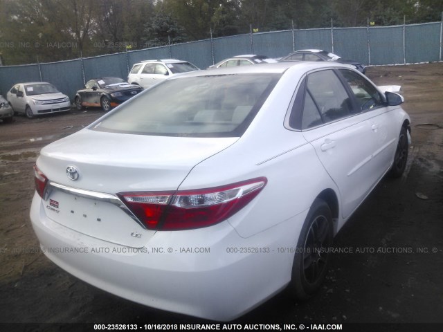 4T4BF1FKXFR452112 - 2015 TOYOTA CAMRY LE/XLE/SE/XSE WHITE photo 4